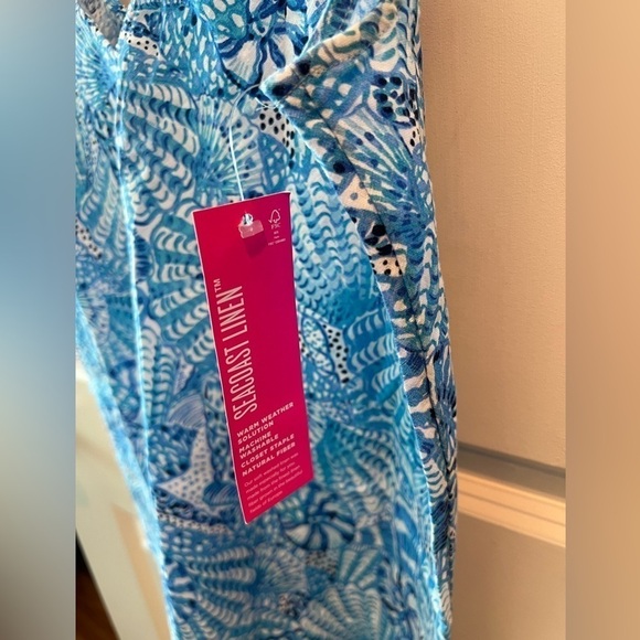 Lilly Pulitzer FLORIN SLEEVELESS LINEN TOP, AMALFI BLUE BY THE SEASHORE - Picture 11 of 16